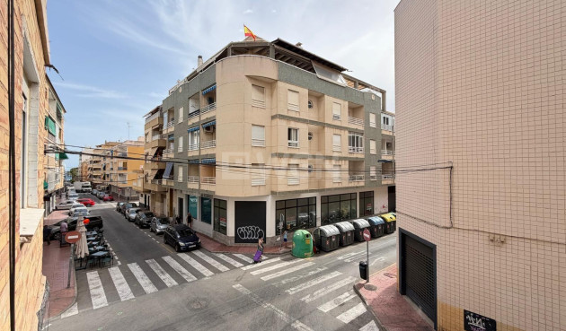 Odsprzedaż - Mieszkanie w bloku - Torrevieja - Estacion De Autobuses