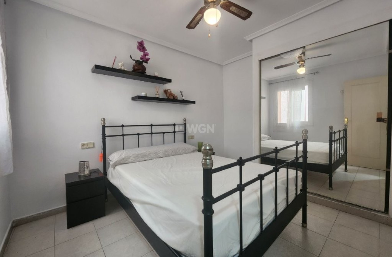 Odsprzedaż - Mieszkanie w bloku - Torrevieja - Costa Blanca