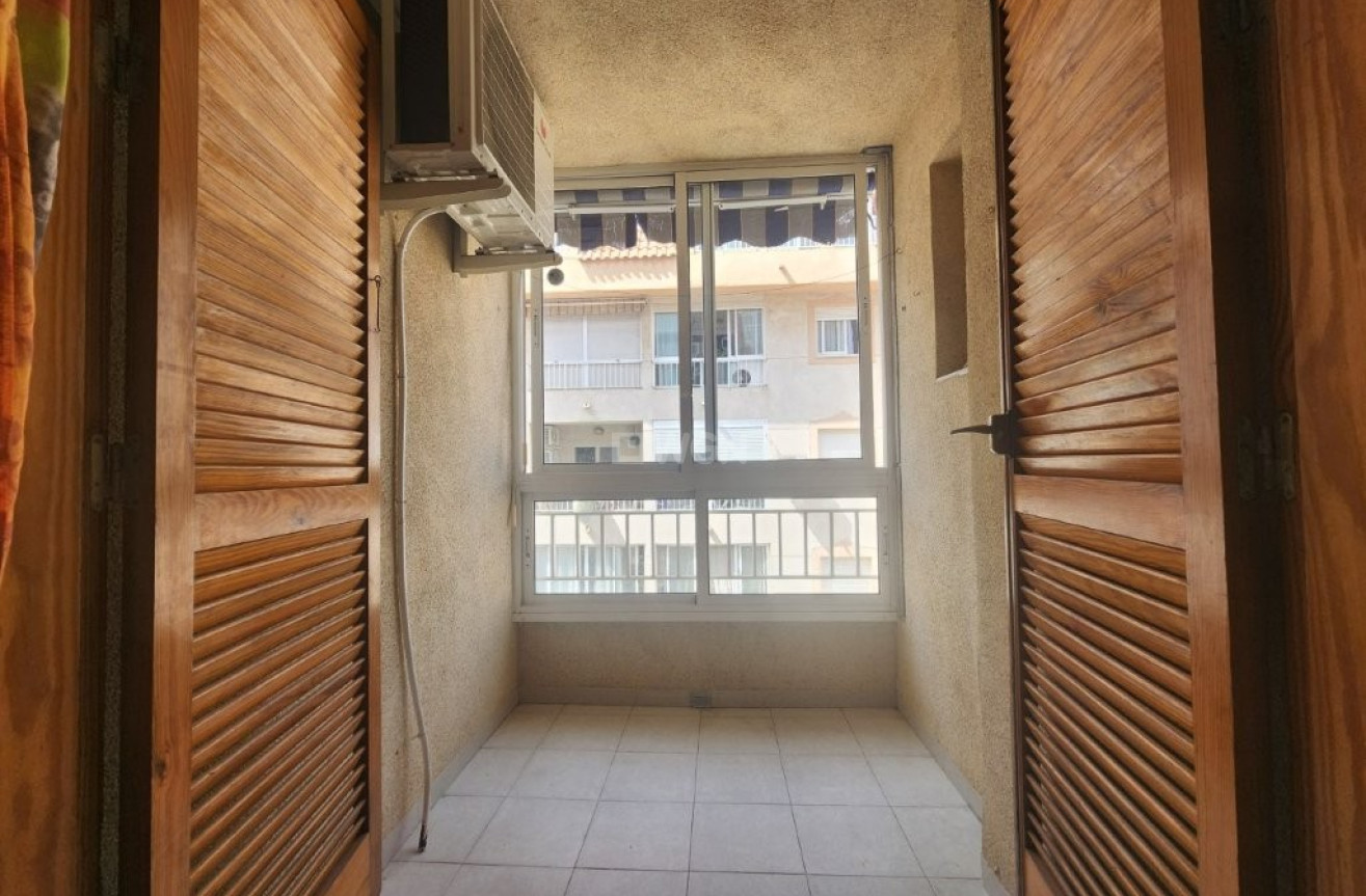 Odsprzedaż - Mieszkanie w bloku - Torrevieja - Costa Blanca