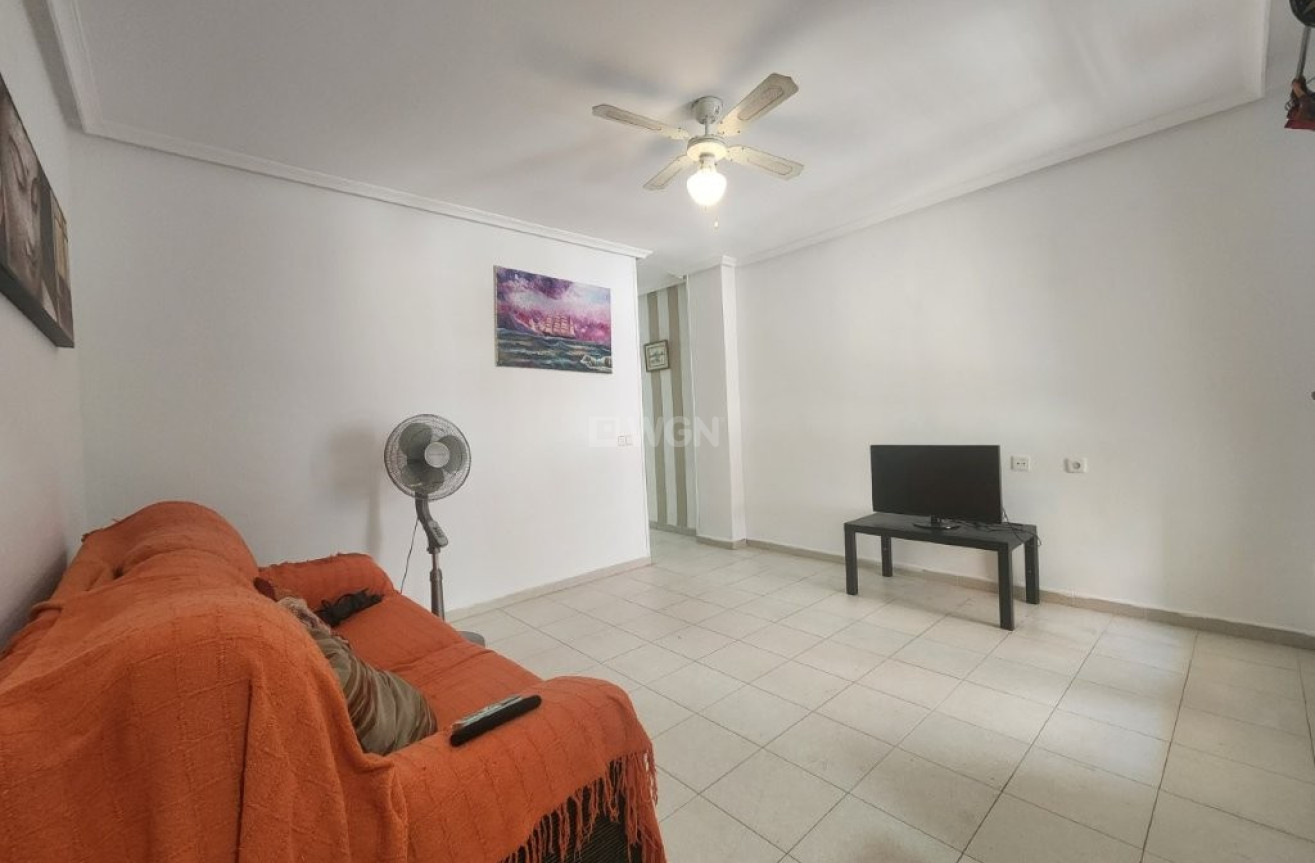 Odsprzedaż - Mieszkanie w bloku - Torrevieja - Costa Blanca