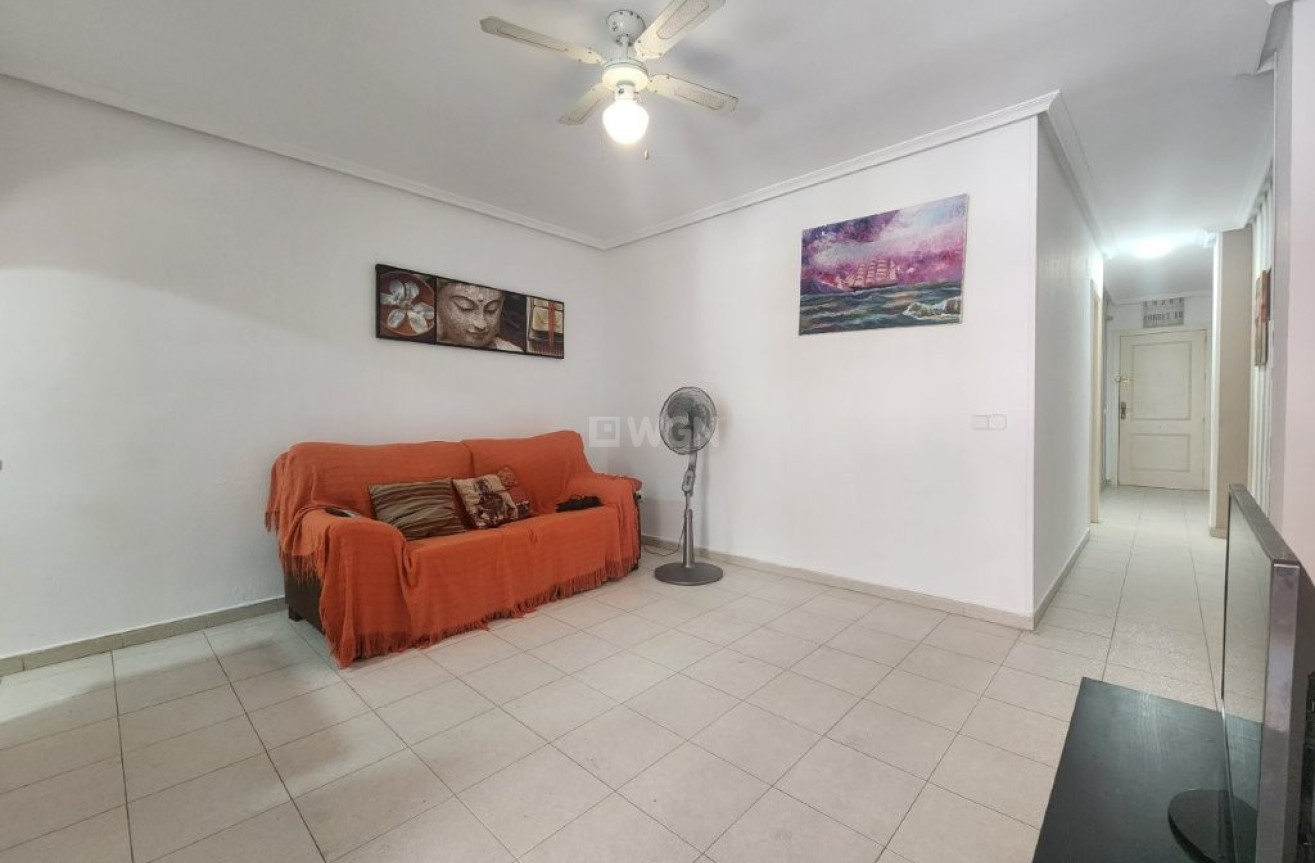 Odsprzedaż - Mieszkanie w bloku - Torrevieja - Costa Blanca
