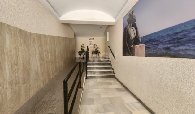 Odsprzedaż - Mieszkanie w bloku - Torrevieja - Costa Blanca