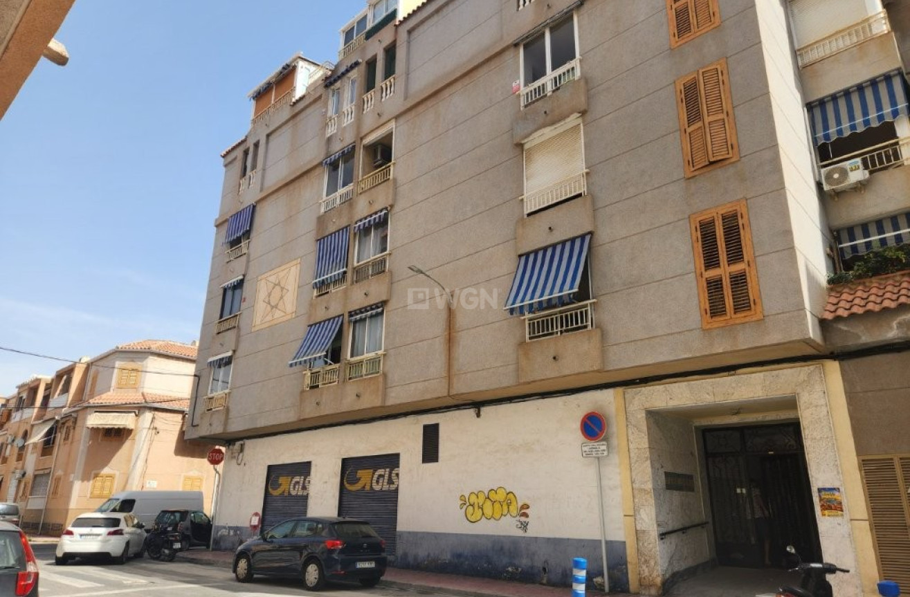 Odsprzedaż - Mieszkanie w bloku - Torrevieja - Costa Blanca