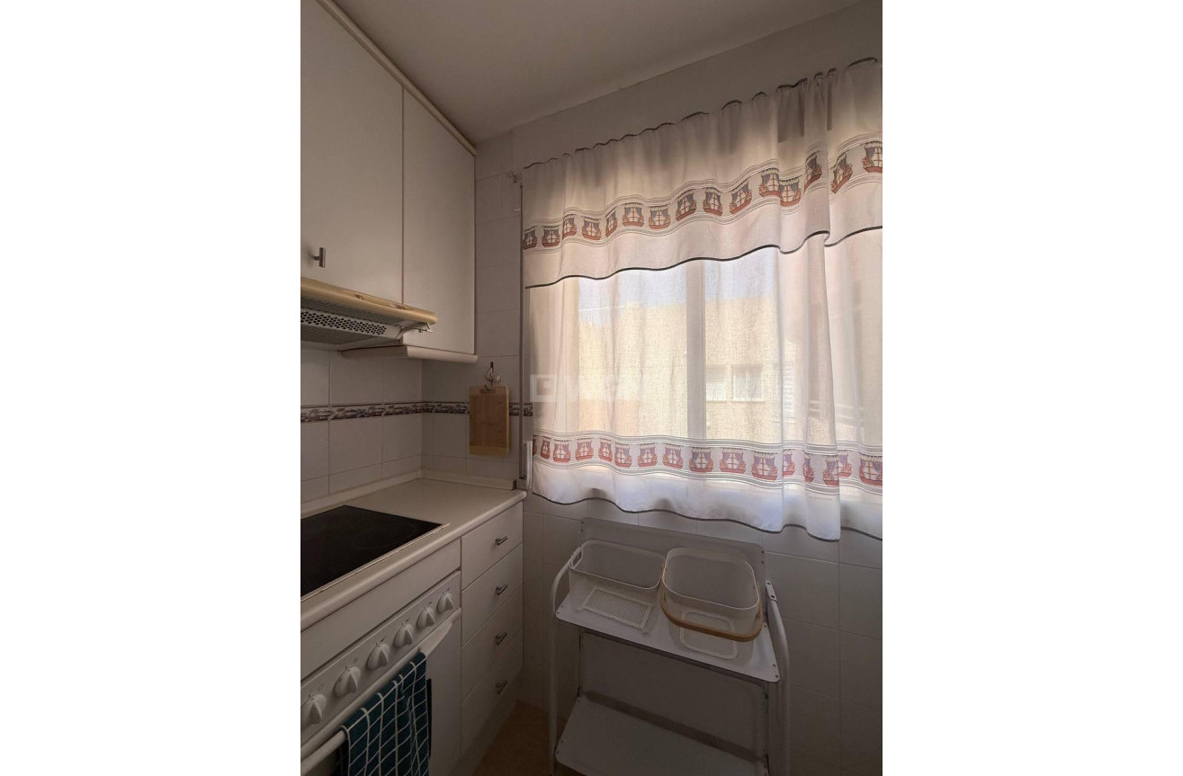 Odsprzedaż - Mieszkanie w bloku - Orihuela Costa - Campoamor