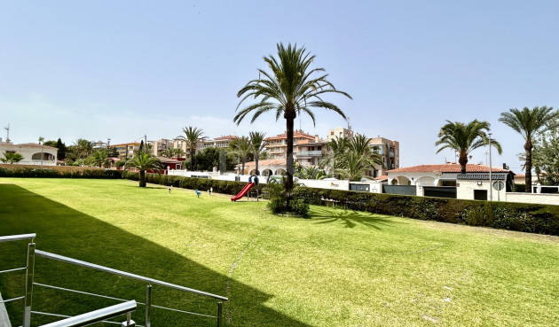 Odsprzedaż - Mieszkanie w bloku - Punta Prima - Costa Blanca