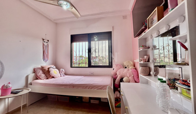 Odsprzedaż - Villa - Villamartin - Costa Blanca