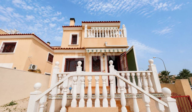 Odsprzedaż - Villa - Villamartin - Costa Blanca