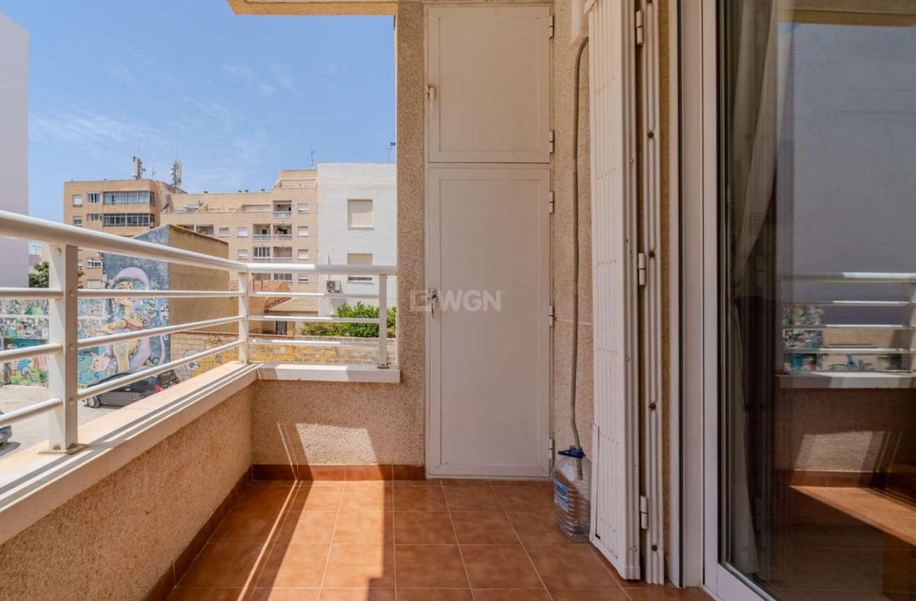 Odsprzedaż - Mieszkanie w bloku - Torrevieja - Costa Blanca