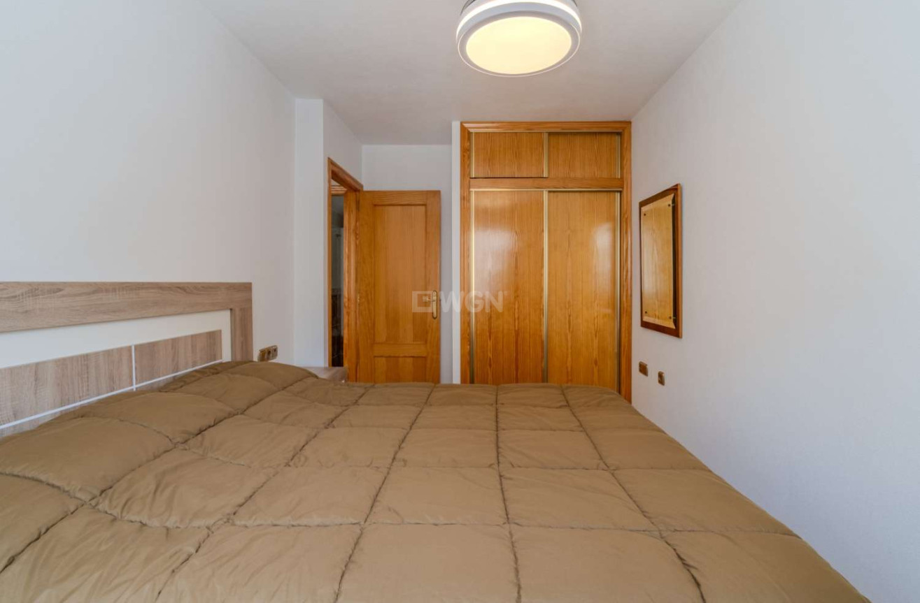 Odsprzedaż - Mieszkanie w bloku - Torrevieja - Costa Blanca