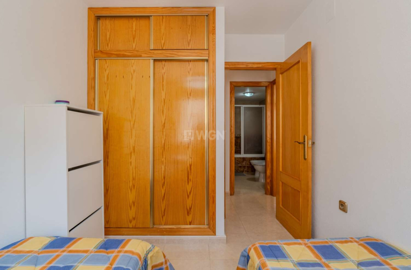 Odsprzedaż - Mieszkanie w bloku - Torrevieja - Costa Blanca