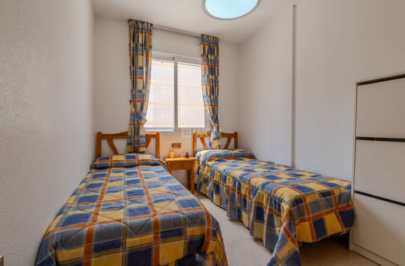 Odsprzedaż - Mieszkanie w bloku - Torrevieja - Costa Blanca