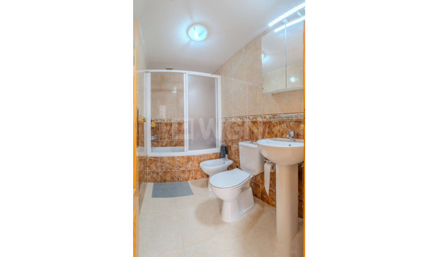 Odsprzedaż - Mieszkanie w bloku - Torrevieja - Costa Blanca