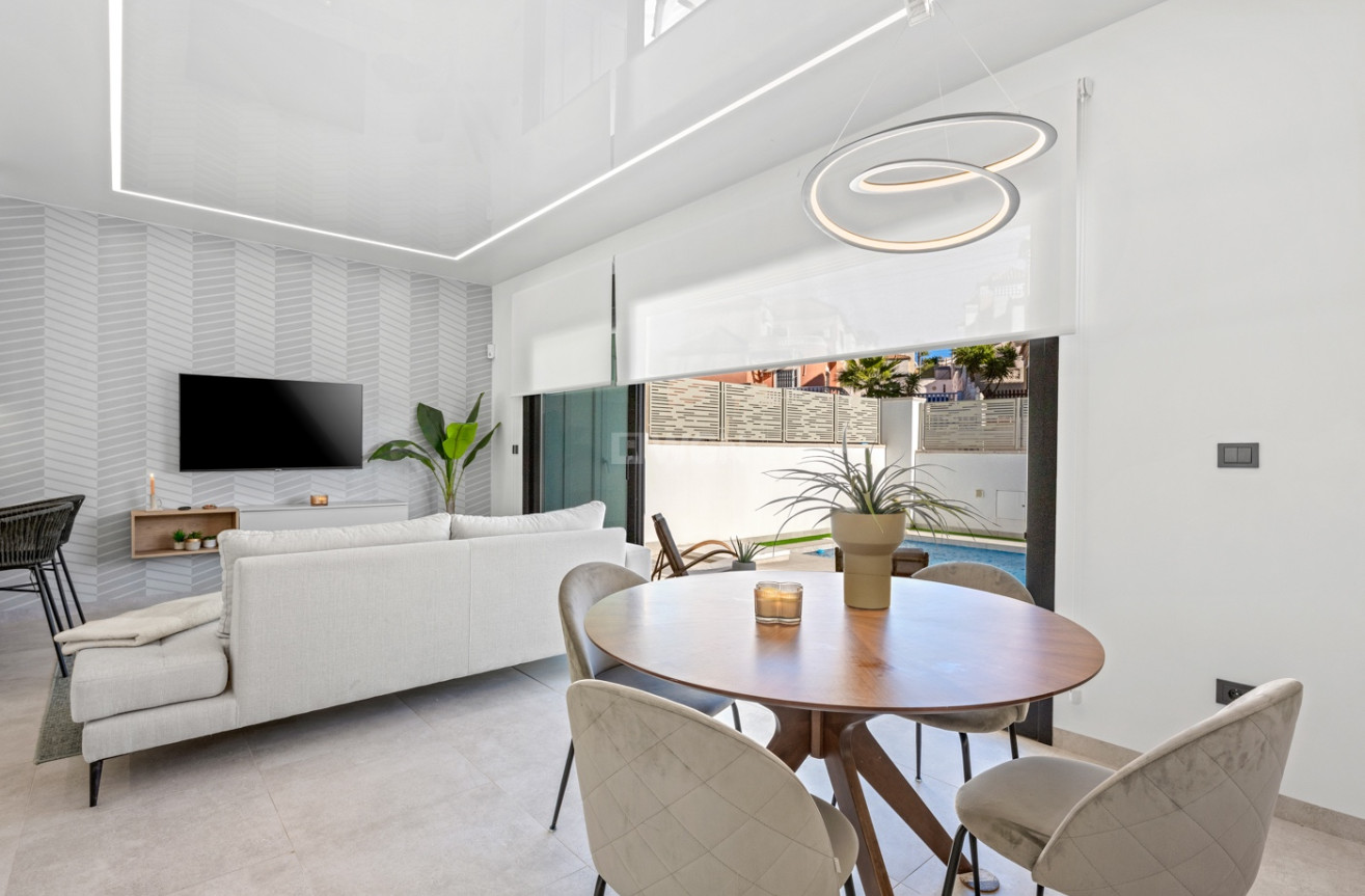 Odsprzedaż - Villa - Orihuela Costa - Costa Blanca