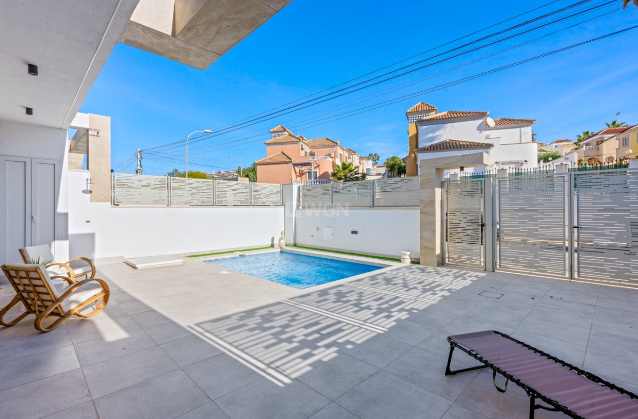 Odsprzedaż - Villa - Orihuela Costa - Costa Blanca
