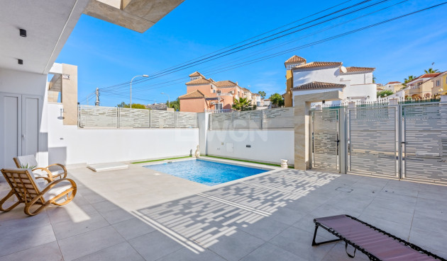 Odsprzedaż - Villa - Orihuela Costa - Costa Blanca