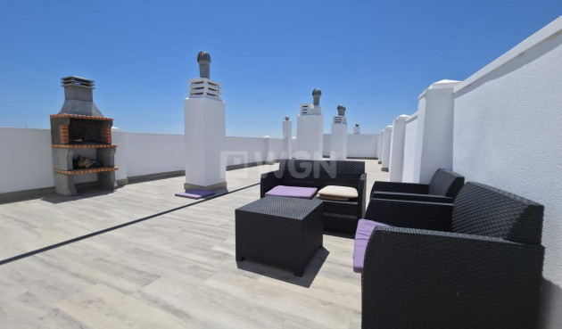 Odsprzedaż - Mieszkanie w bloku - Torrevieja
