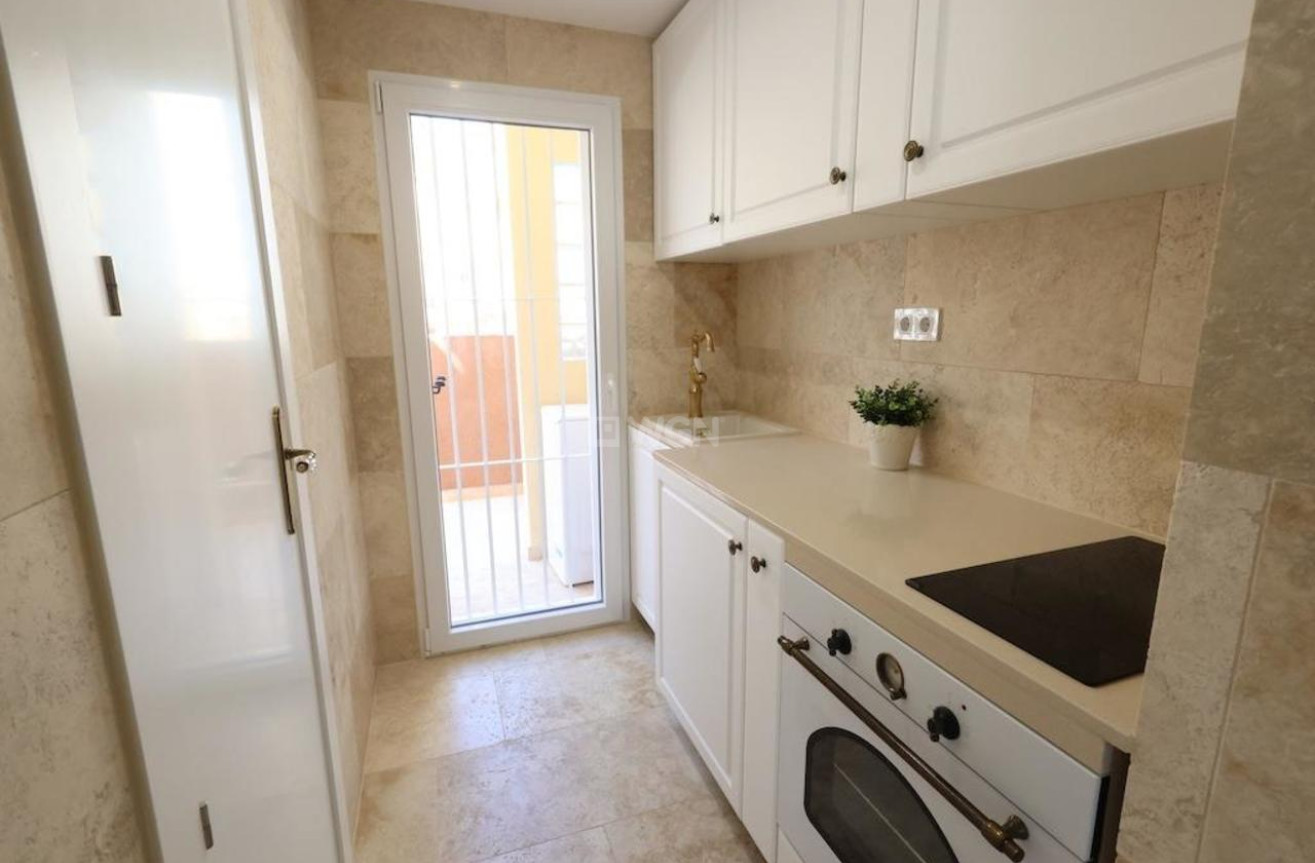 Odsprzedaż - Villa - Villamartin - Costa Blanca