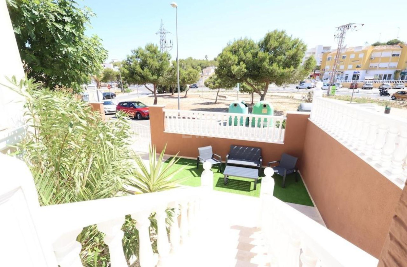 Odsprzedaż - Villa - Villamartin - Costa Blanca