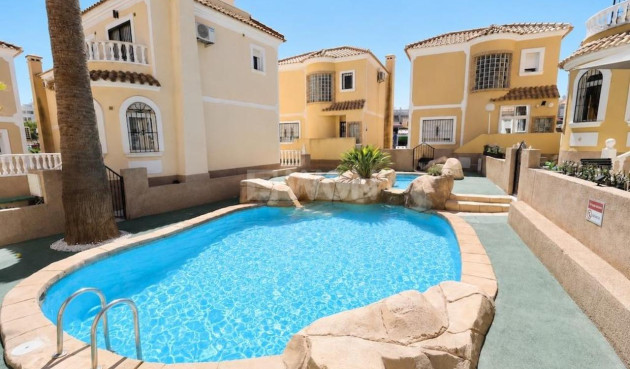 Odsprzedaż - Villa - Villamartin - Costa Blanca