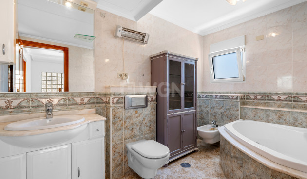 Odsprzedaż - Villa - Torre de la Horadada - Costa Blanca
