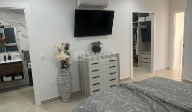 Odsprzedaż - Villa - Los Montesinos - Costa Blanca