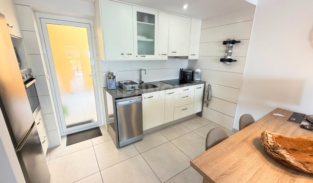 Odsprzedaż - Mieszkanie w bloku - Torrevieja - Costa Blanca