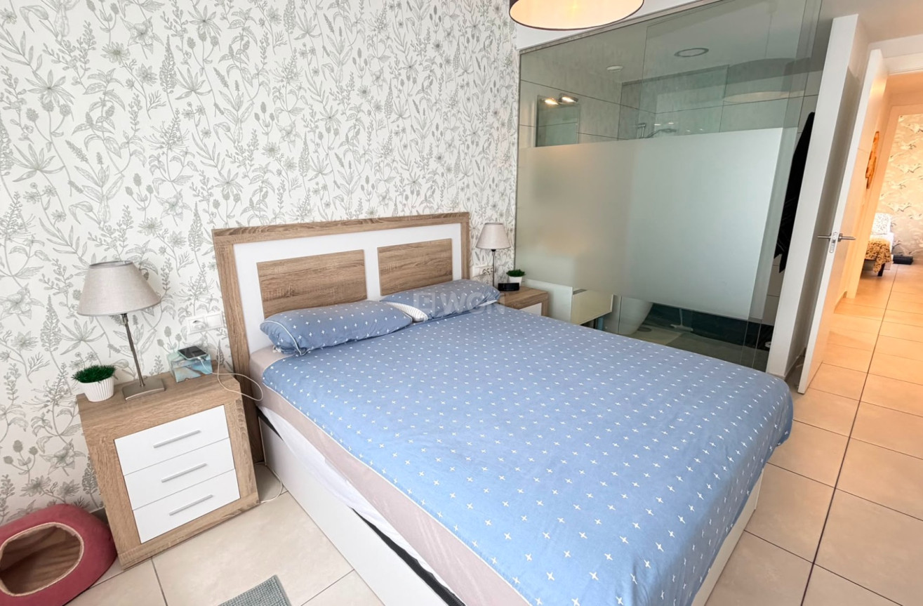 Odsprzedaż - Mieszkanie w bloku - Torrevieja - Costa Blanca