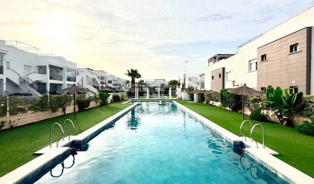 Odsprzedaż - Mieszkanie w bloku - Torrevieja - Costa Blanca