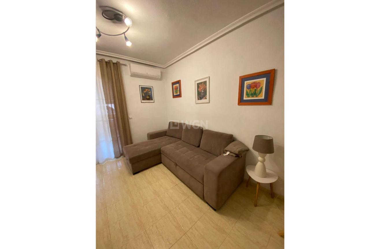 Odsprzedaż - Mieszkanie w bloku - Torrevieja - Habaneras