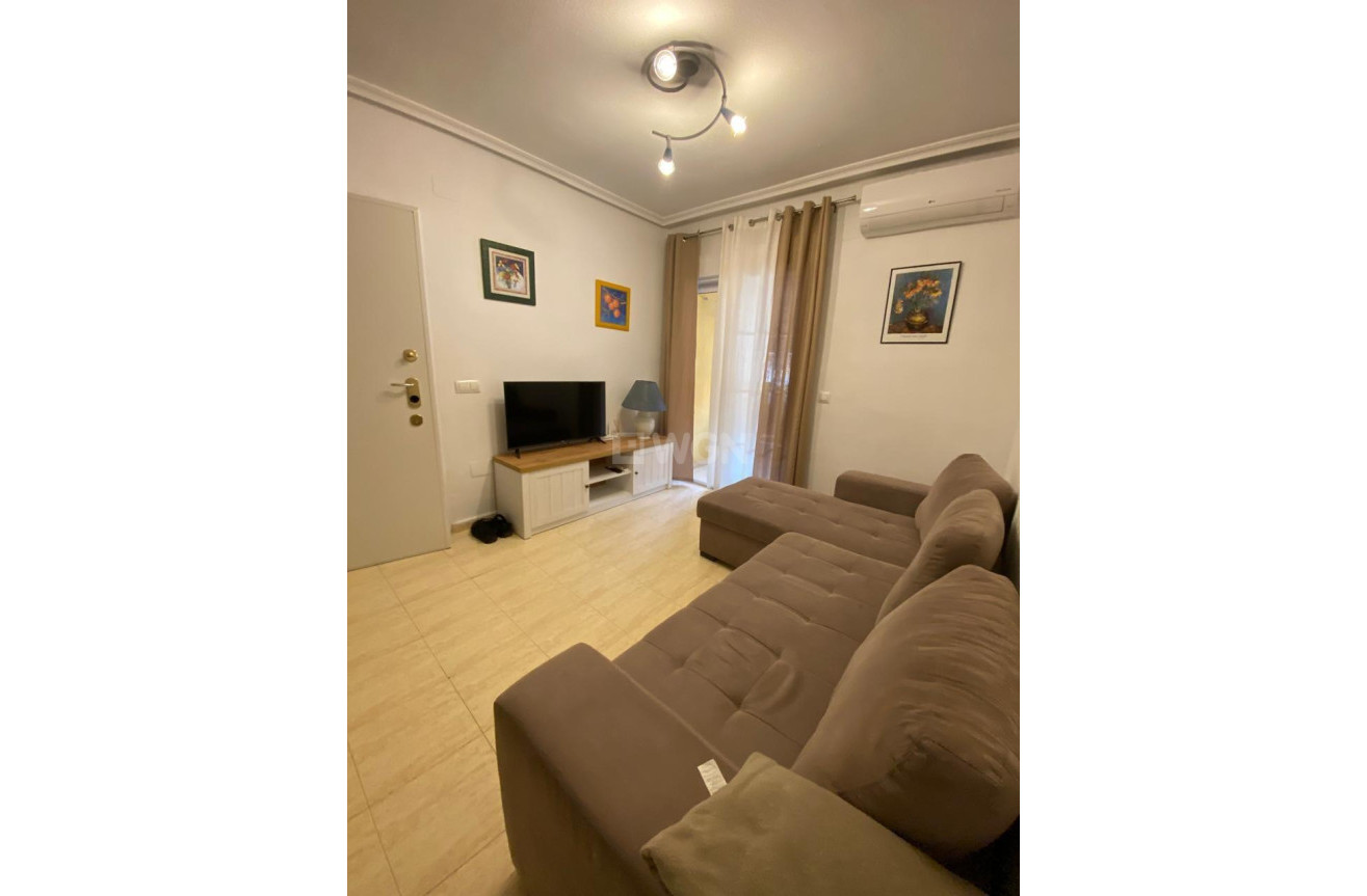 Odsprzedaż - Mieszkanie w bloku - Torrevieja - Habaneras