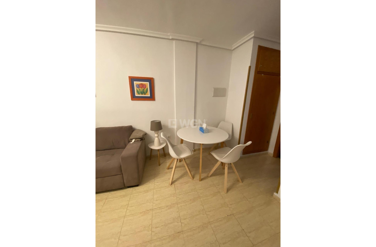 Odsprzedaż - Mieszkanie w bloku - Torrevieja - Habaneras