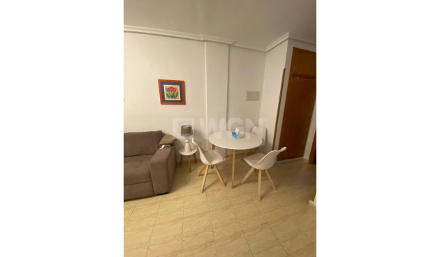 Odsprzedaż - Mieszkanie w bloku - Torrevieja - Habaneras
