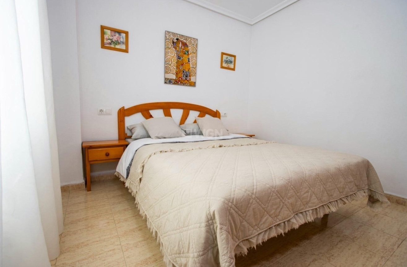 Odsprzedaż - Mieszkanie w bloku - Torrevieja - Habaneras