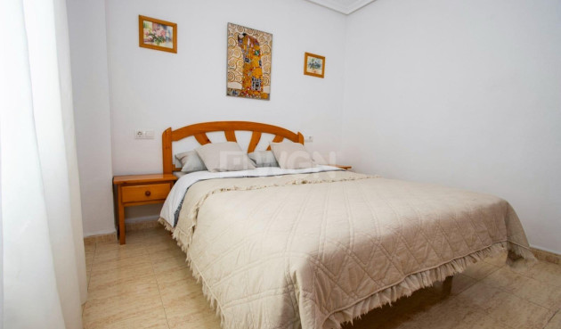 Odsprzedaż - Mieszkanie w bloku - Torrevieja - Habaneras