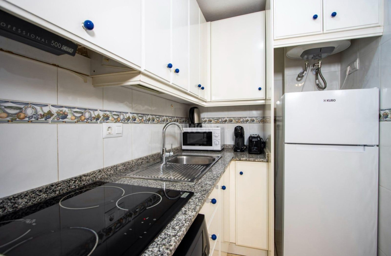 Odsprzedaż - Mieszkanie w bloku - Torrevieja - Habaneras