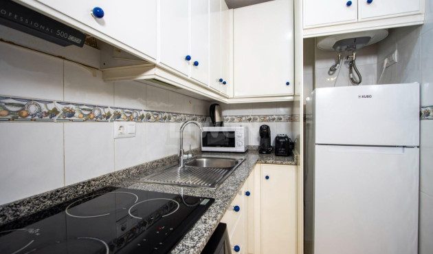 Odsprzedaż - Mieszkanie w bloku - Torrevieja - Habaneras