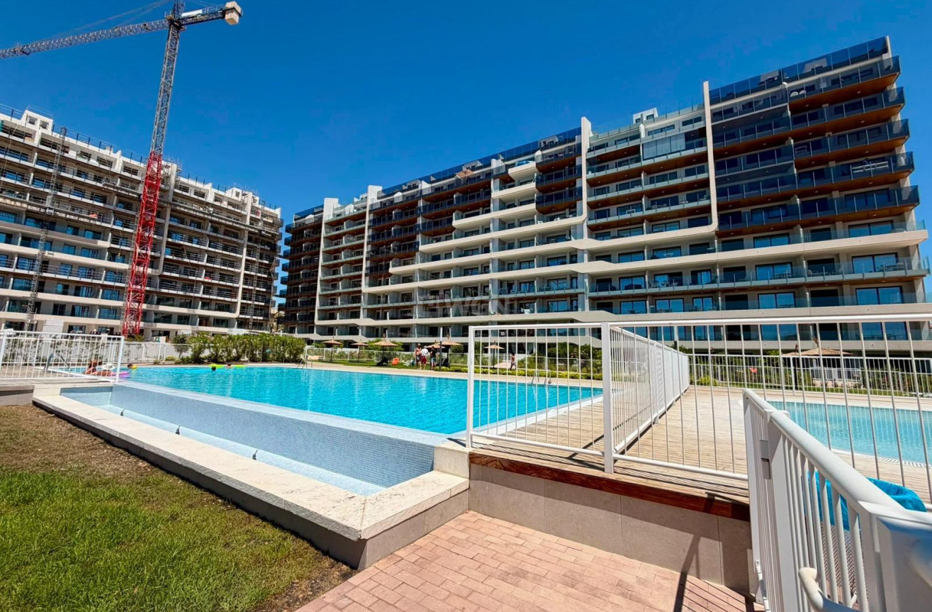 Odsprzedaż - Mieszkanie w bloku - Torrevieja - Punta Prima