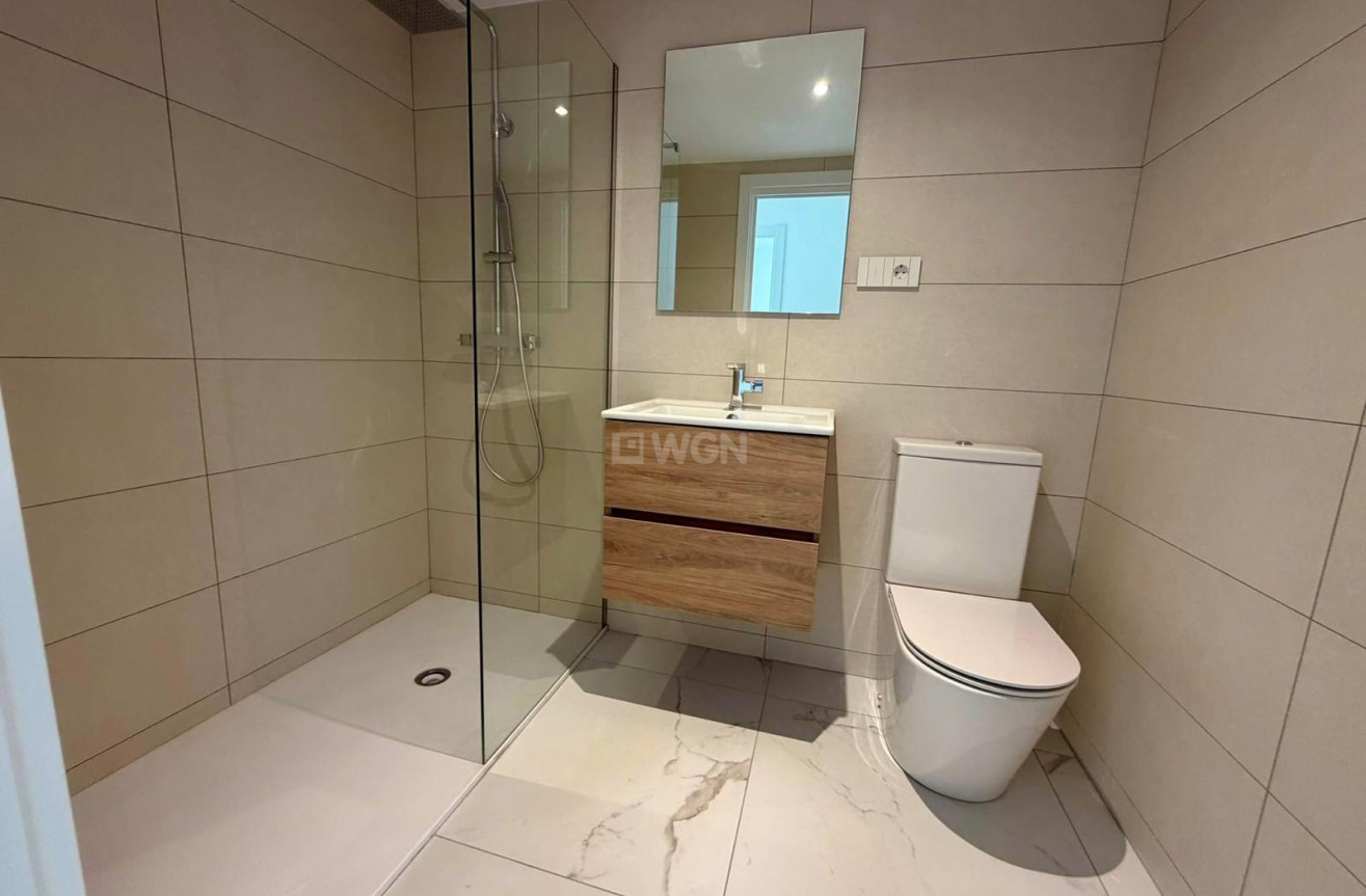 Odsprzedaż - Mieszkanie w bloku - Torrevieja - Punta Prima