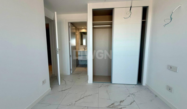 Odsprzedaż - Mieszkanie w bloku - Torrevieja - Punta Prima