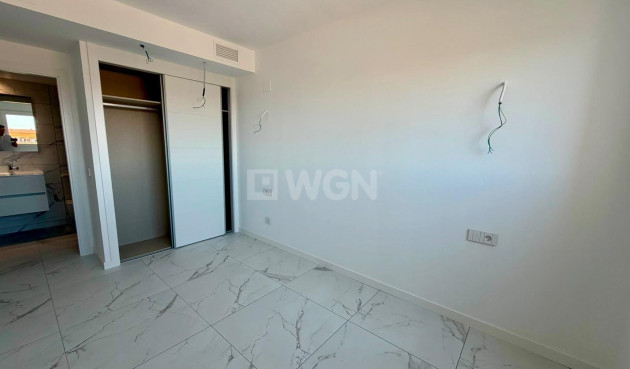 Odsprzedaż - Mieszkanie w bloku - Torrevieja - Punta Prima