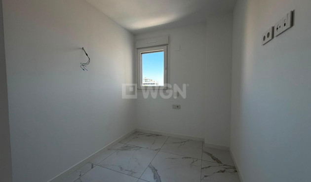 Odsprzedaż - Mieszkanie w bloku - Torrevieja - Punta Prima