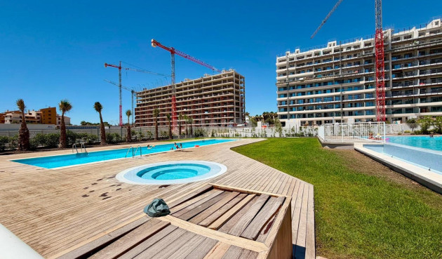 Odsprzedaż - Mieszkanie w bloku - Torrevieja - Punta Prima