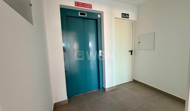 Odsprzedaż - Mieszkanie w bloku - Torrevieja - Punta Prima