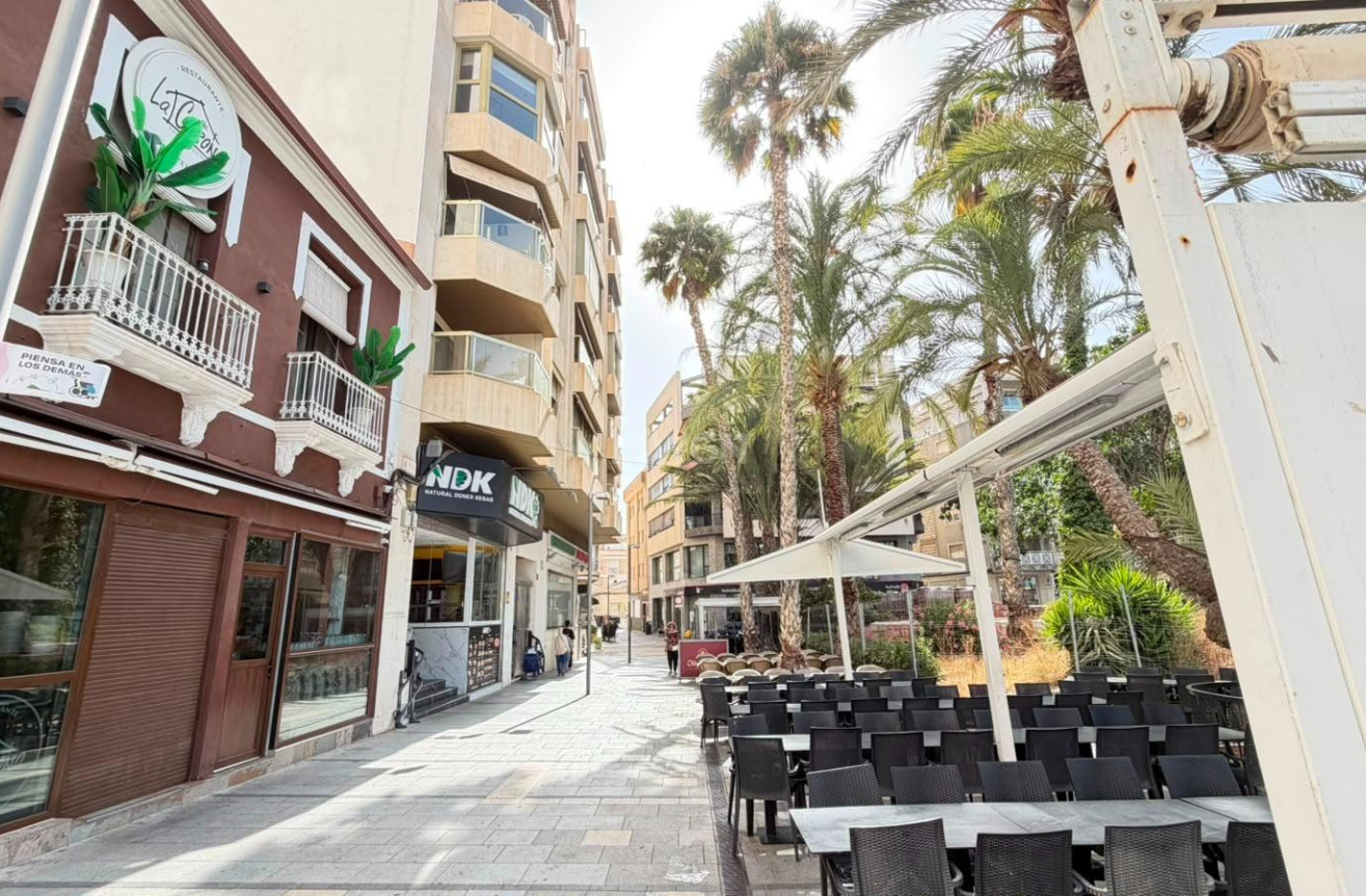 Odsprzedaż - Mieszkanie w bloku - Torrevieja - Centro - Muelle Pesquero