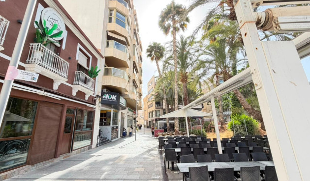 Odsprzedaż - Mieszkanie w bloku - Torrevieja - Centro - Muelle Pesquero
