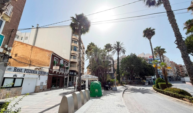 Odsprzedaż - Mieszkanie w bloku - Torrevieja - Centro - Muelle Pesquero