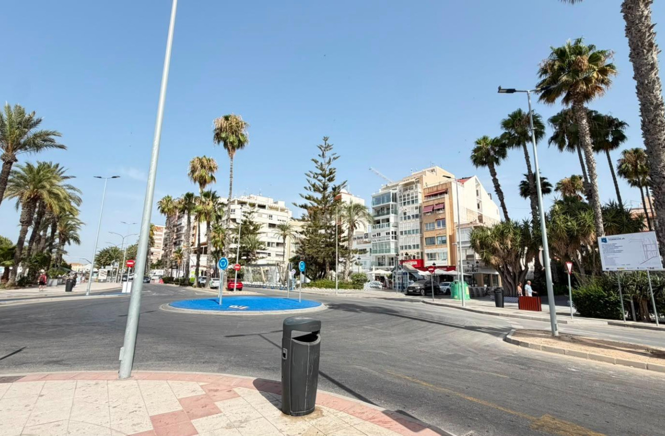 Odsprzedaż - Mieszkanie w bloku - Torrevieja - Centro - Muelle Pesquero
