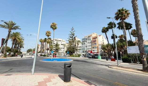 Odsprzedaż - Mieszkanie w bloku - Torrevieja - Centro - Muelle Pesquero