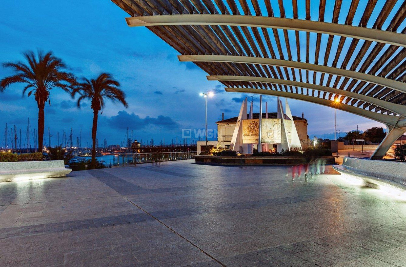 Odsprzedaż - Mieszkanie w bloku - Torrevieja - Centro - Muelle Pesquero