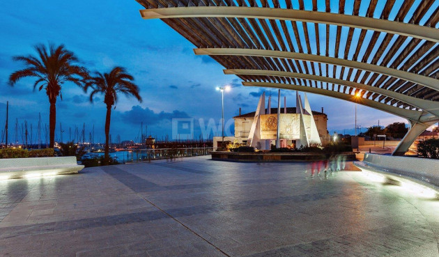 Odsprzedaż - Mieszkanie w bloku - Torrevieja - Centro - Muelle Pesquero